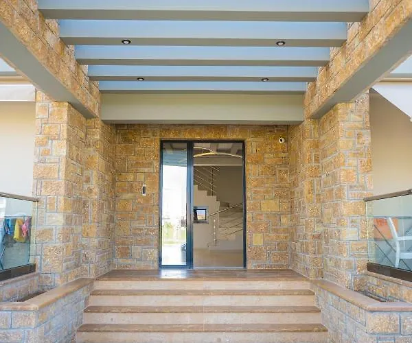 Fay Hotel de apartamente Flogita